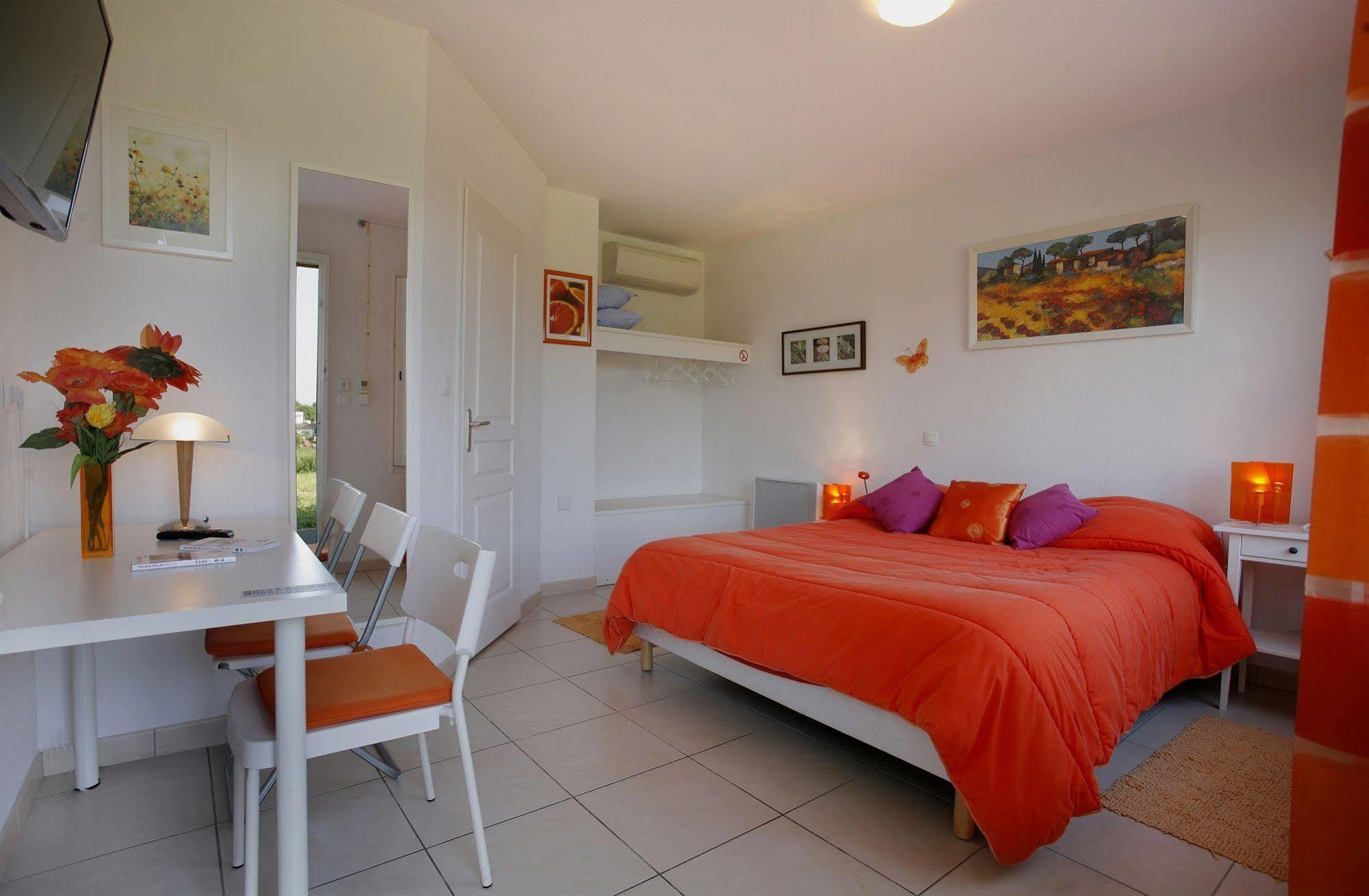 Logis Hotel Corintel Bordeaux Est 트레세스 외부 사진
